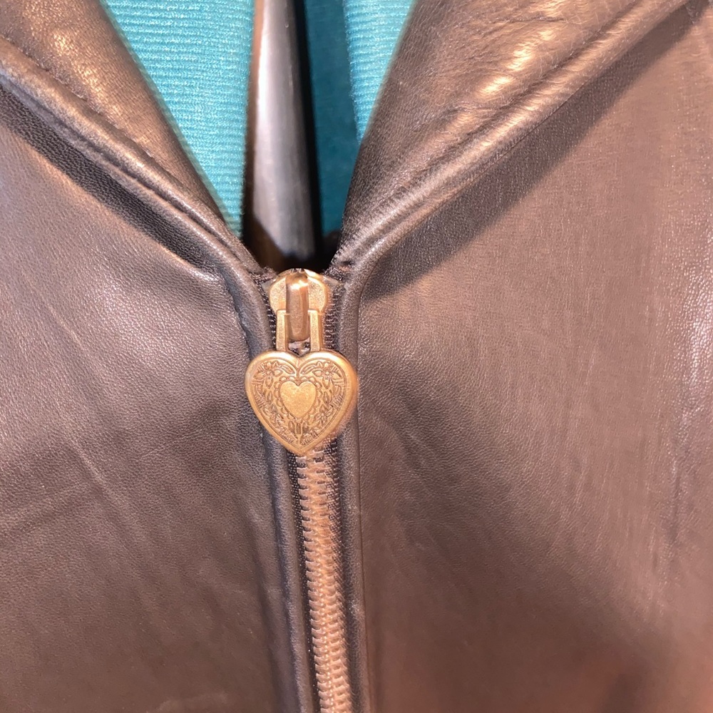 Leather jacket - Picture 2 of 7